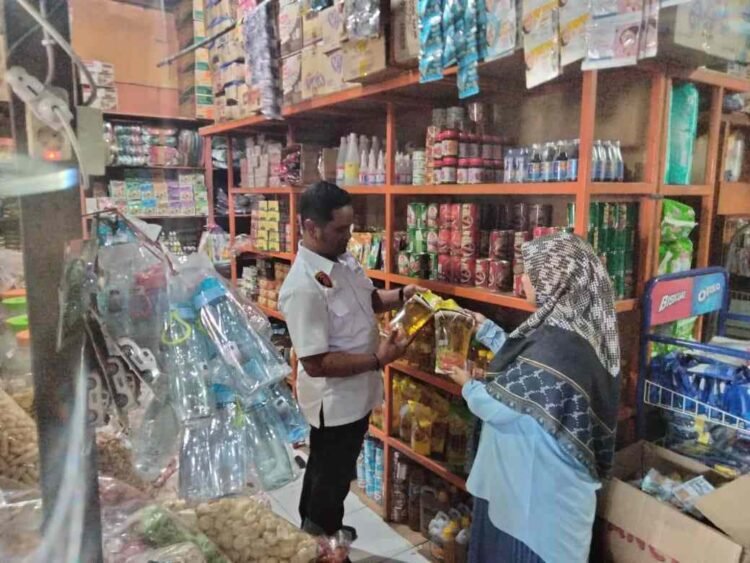 Satreskrim Polres Nabire sidak peredaran minyakita di atas HET (Harga Eceran Tertinggi)