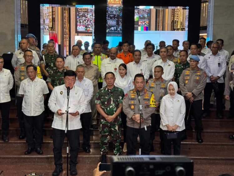 Polsek Demta Lakukan Pengamanan Ibadah Sholat Idul Fitri di Masjid Nurul Iman