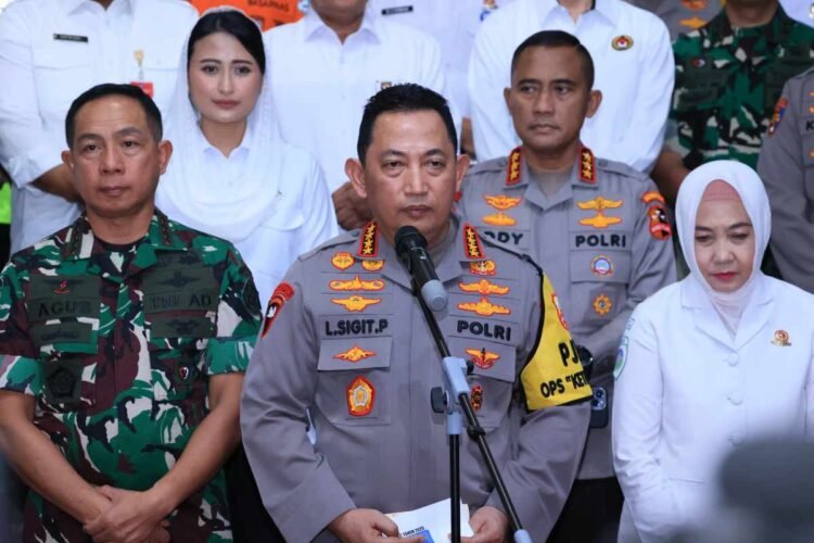 Polsek Demta Lakukan Pengamanan Ibadah Sholat Idul Fitri di Masjid Nurul Iman