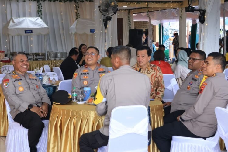 Hari Pertama Lebaran, Kapoda Papua Silaturahmi Kediaman Pangdam, Wakapolda dan Danlanud