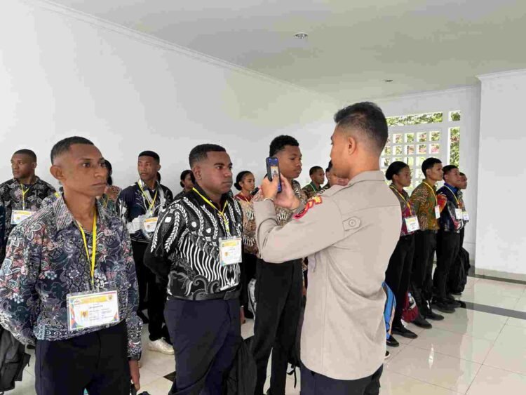 Ada Rindu Seorang Mama di Kampung Tarfia untuk Kapolsek