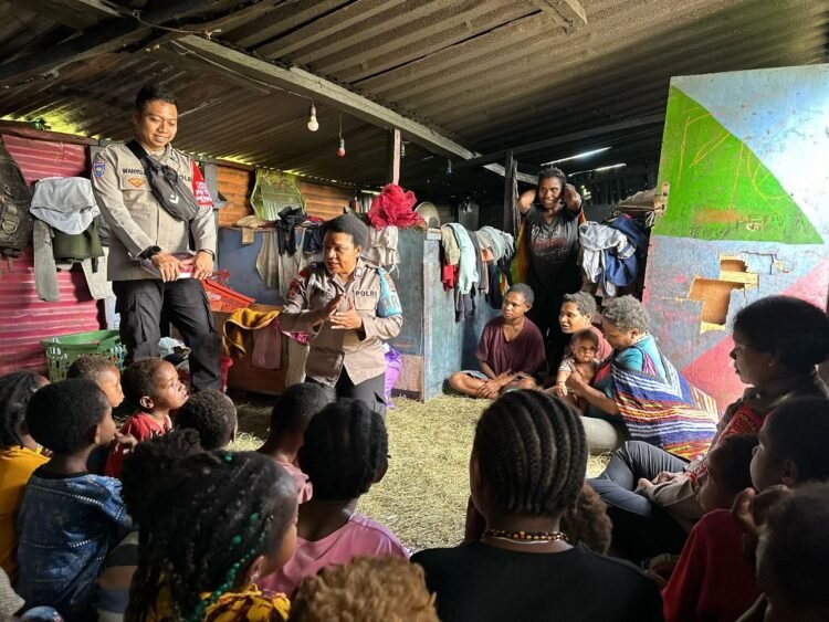 Polri dekat dengan masyarakat, subsatgas si-ipar operasi rasakan cartenz 2025 gelar kegiatan edukasi dan pelayanan di pedalaman papua