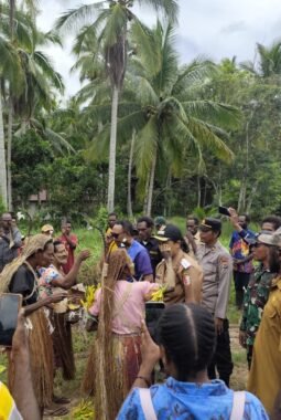 Kapospol Ilwayab Tatap Muka Bersama Masyarakat Kampung Wanam, Sampaikan Pesan-Pesan Kamtibmas