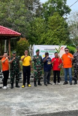 Tanam 400 Bibit Pohon, Polda Papua Dukung Aksi Nyata Hotel Suni Abepura Jaga Masa Depan Lingkungan