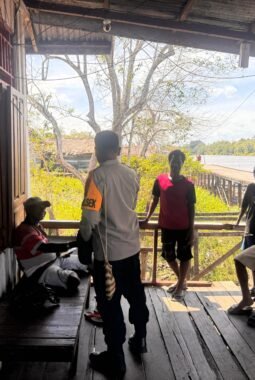 Tingkatkan Keamanan dan Ketertiban Wilayah, Polsek Citak Mitak Laksanakan Patroli Dialogis