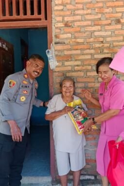 Akhiri Masa Jabatan, Kapolsek Kurik Gelar Bakti Sosial untuk Warga Kampung Wonorejo
