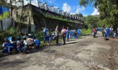 Sat Binmas Polres Tolikara dan Pelajar SMA YPPGI Gelar Kerja Bakti Dukung Gerakan Indonesia ASRI