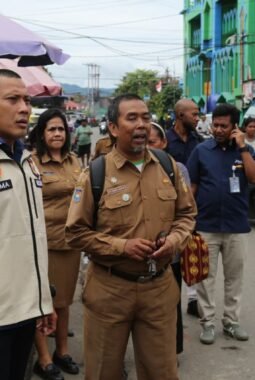 Pastikan Stabilitas Pasokan, Satgas Saber Papua Turun Langsung Cek Harga Sembako