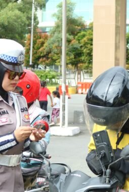 Operasi Keselamatan Cartenz 2026 Hari ke-14, Polda Papua Ajak Masyarakat Utamakan Keselamatan di Jalan Raya