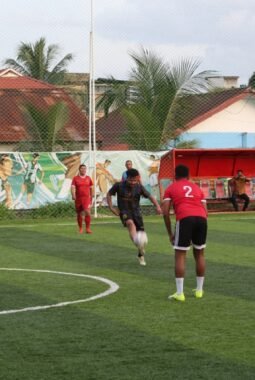 Kapolda Papua Hadiri Pertandingan Minisoccer Spripim vs Bid Propam, Pererat Soliditas dan Kebersamaan Personel