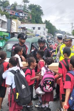 Polda Papua Gelar Apel Operasi Ketupat Cartenz 2026, Personel Ditekankan Layani Masyarakat Secara Humanis