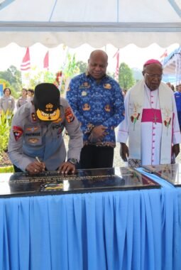 Peresmian Gereja Oikumene Terang Bhara Daksa Polda Papua Perkuat Pembinaan Mental dan Spiritual Personel
