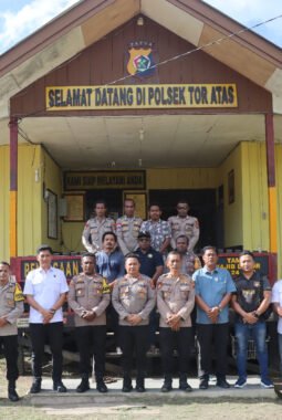 Kapolres Sarmi Kunjungi Polsek Tor Atas, Serap Aspirasi Tokoh Adat dan Kepala Kampung