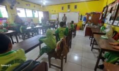 Satlantas Polres Jayapura Tanamkan Disiplin Berlalu Lintas Sejak Dini Lewat Program Polsanak di Sentani