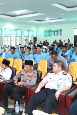 Pemerintah Provinsi Papua dan Polda Papua Lepas Keberangkatan 890 Jemaah Haji Tahun 1447 H 