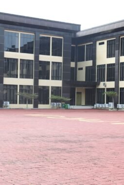 Wakapolda Papua Pimpin Apel Pagi, Tekankan Disiplin dan Kesiapsiagaan Personel dalam Pelaksanaan Tugas 
